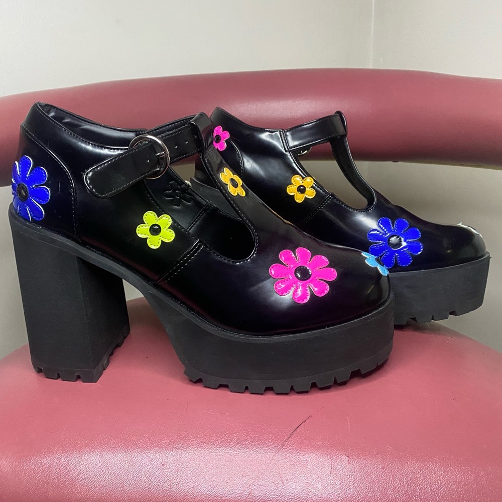 Delias dolls kill flower platform heel women’s 11m